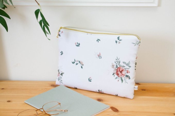 Pochette plate Jeanne " en stock "