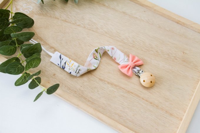 Attache-tétine  rosier claire