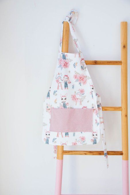 Tablier lapine peintre poche parme en stock  taille 2 à 5 ans